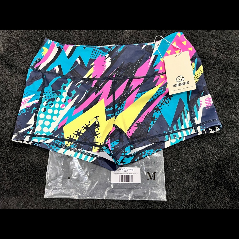 Feed Me Fight Me Graffiti Queen shortie shorts 2” Sz medium